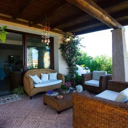 Pittulongu Chalet Sleeps 4 Olbia