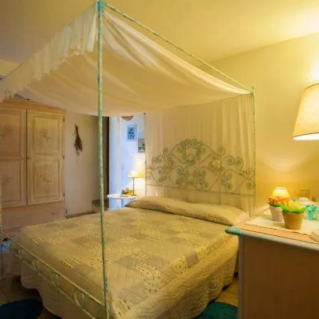 Pittulongu Chalet Sleeps 4 * Olbia